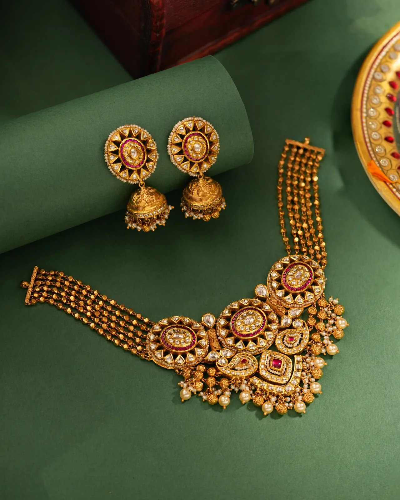 Antique gold necklace set for bride