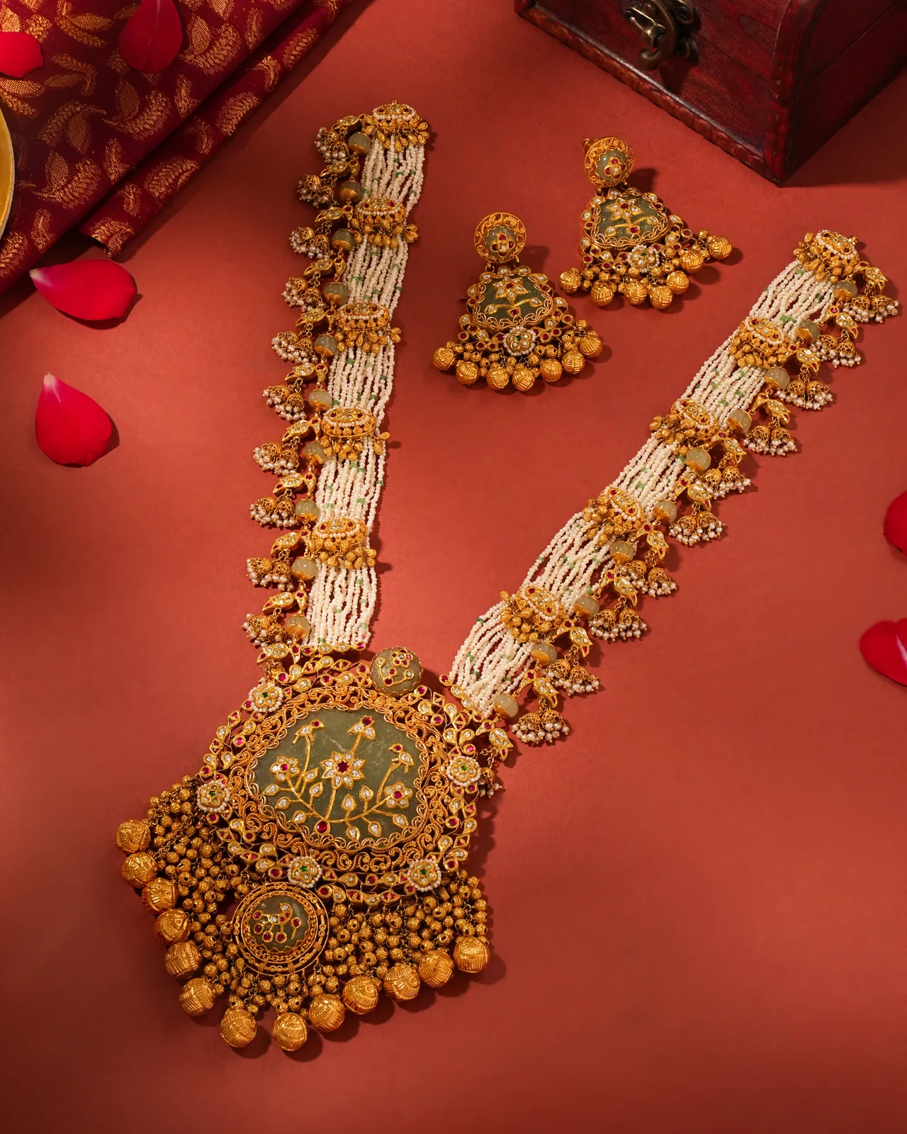 Traditional Jadau bridal necklace set
