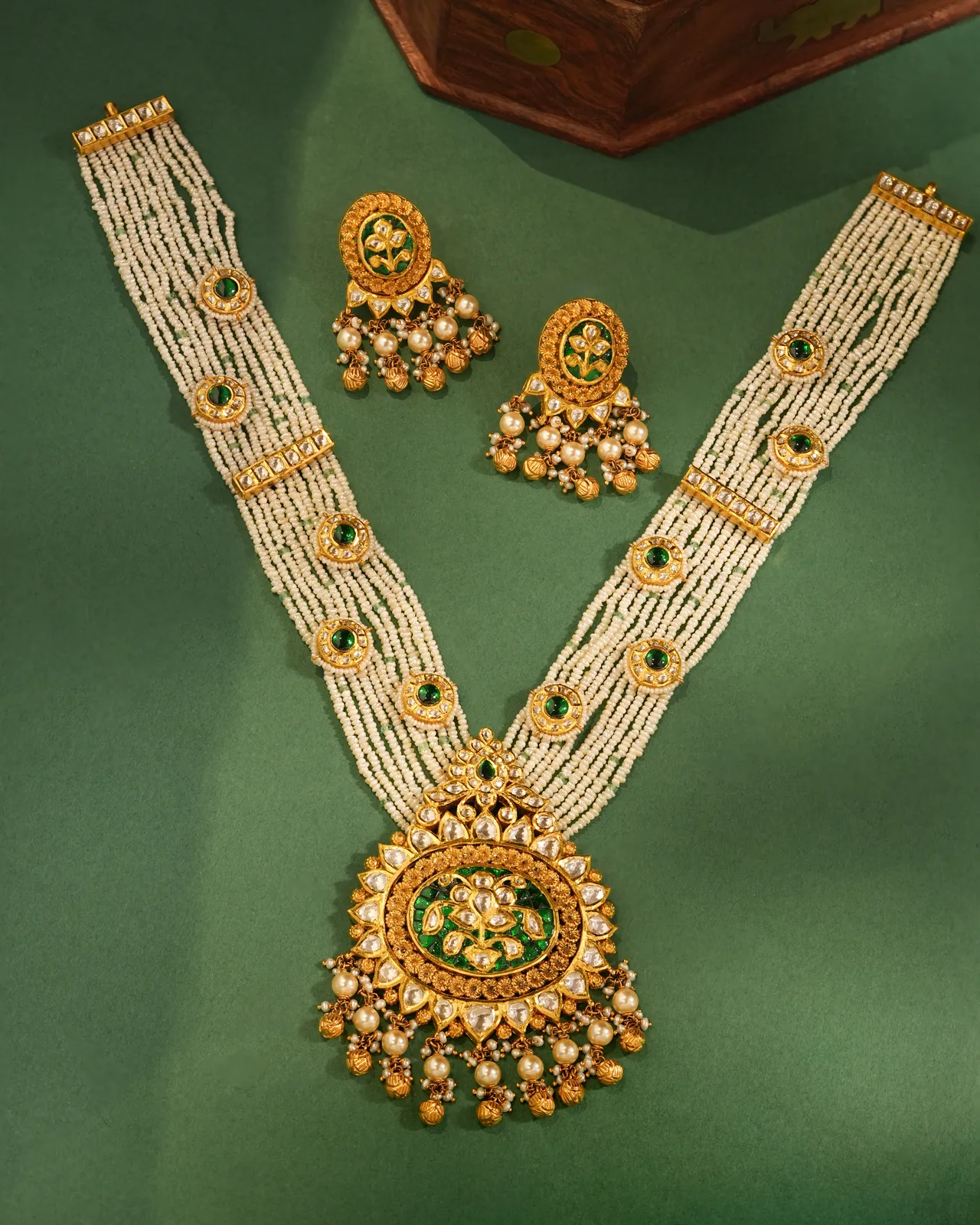 Antique bridal jewellery set for Indian weddings