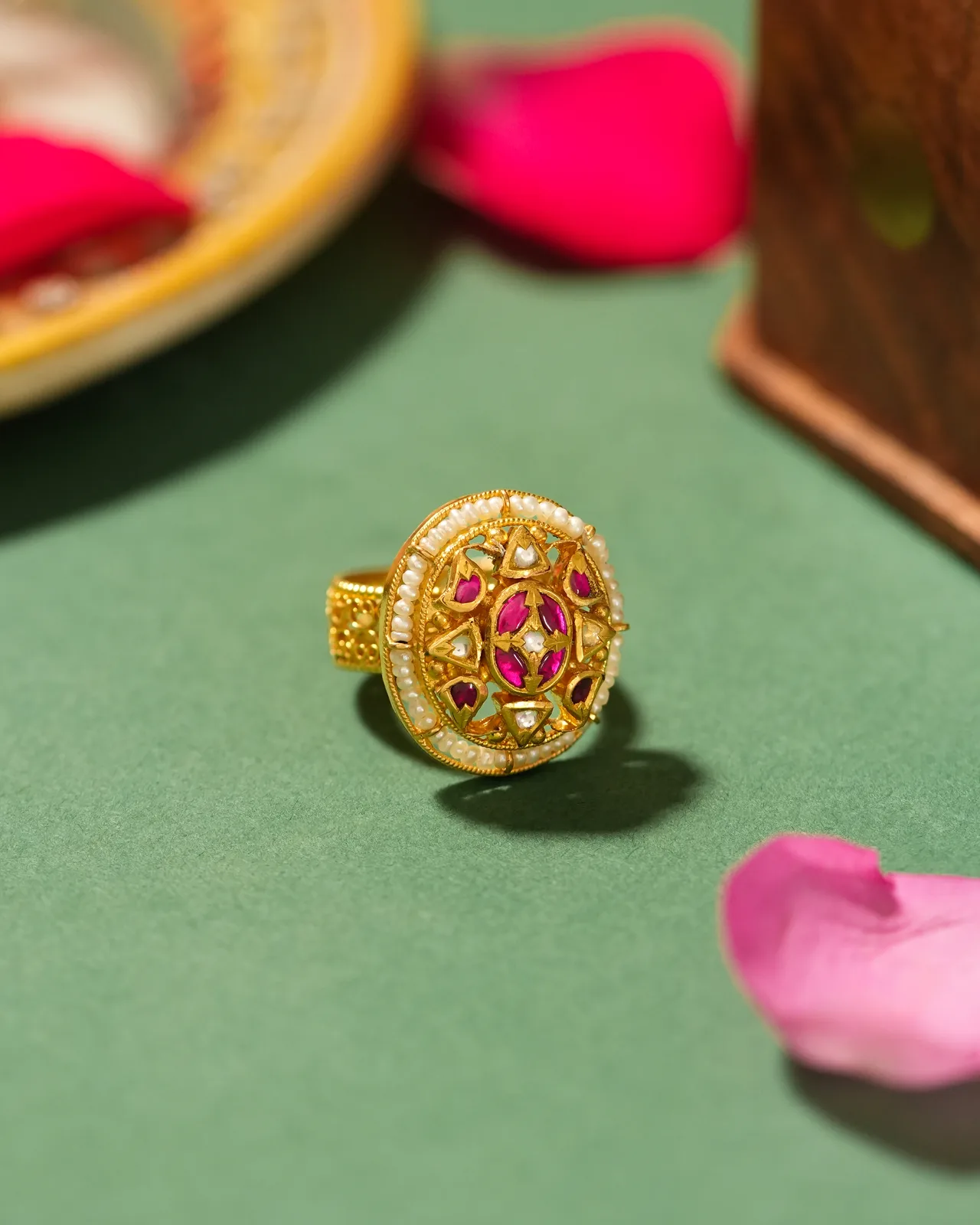 Antique gold ring