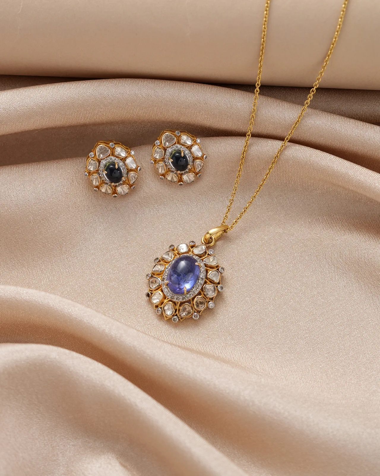 Elegant polki pendant