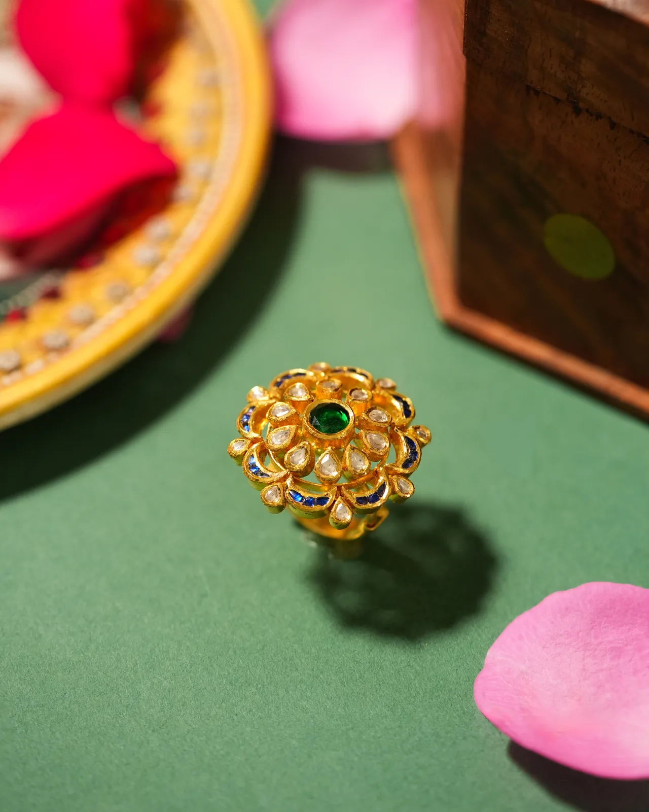 Floral Antique Gold Ring with Green Centre Stone