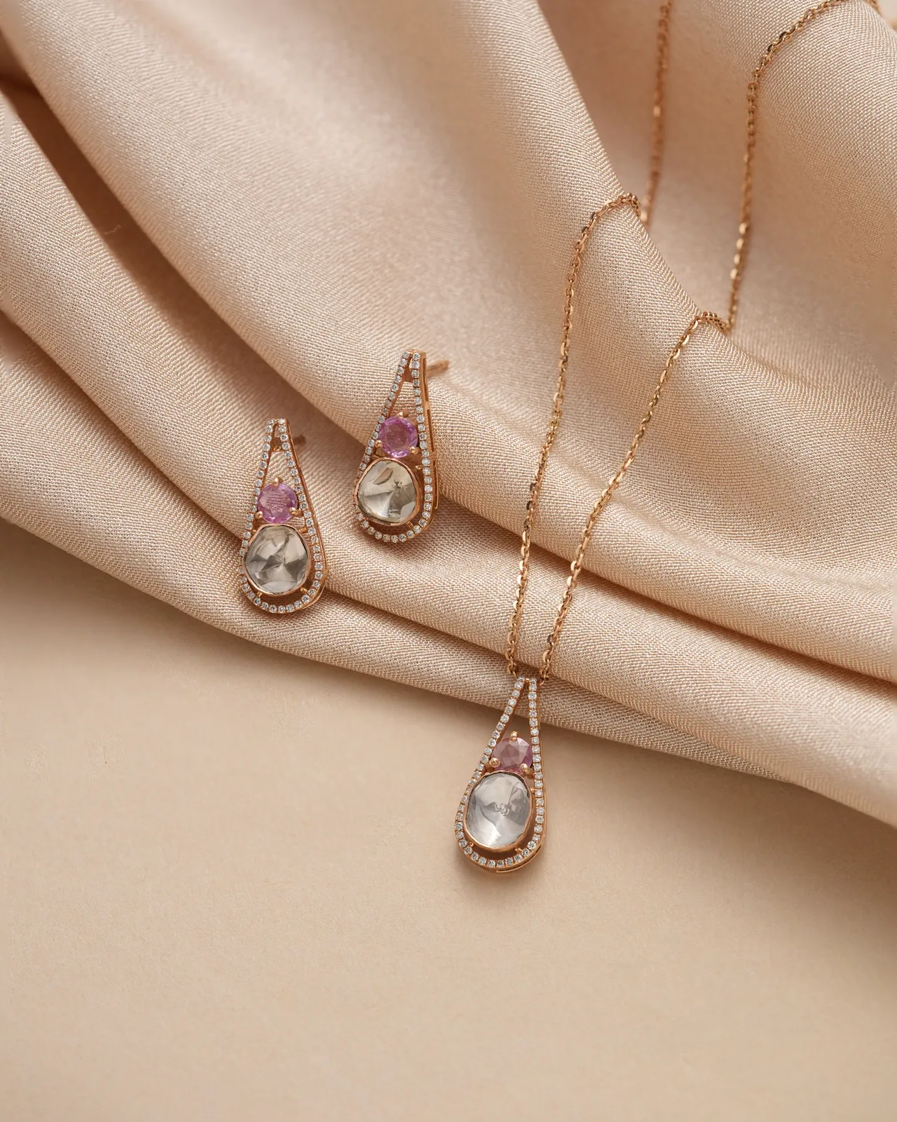 Handcrafted polki pendant