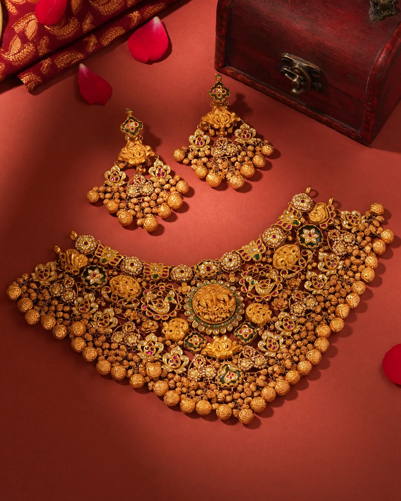 Handcrafted Kundan bridal necklace